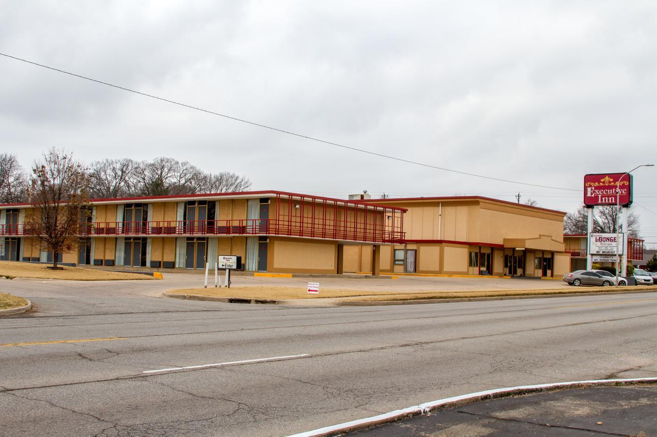Executive Inn Ponca City Kültér fotó